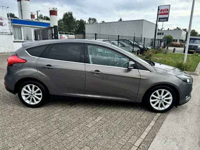 Ford Focus 1.0 First Edition 2015 Benzine 5