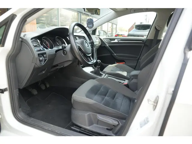 Volkswagen Golf 1.2 TSI Highline 2013 Benzine 12