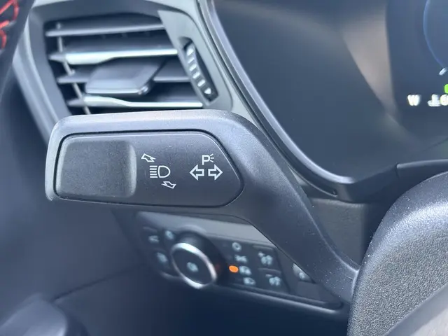 Ford Kuga 2.5 PHEV ST-Line X 2025 Hybride Benzine 24