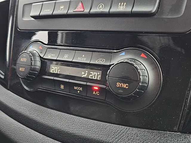 Mercedes-Benz Vito 114 2022 Diesel 12