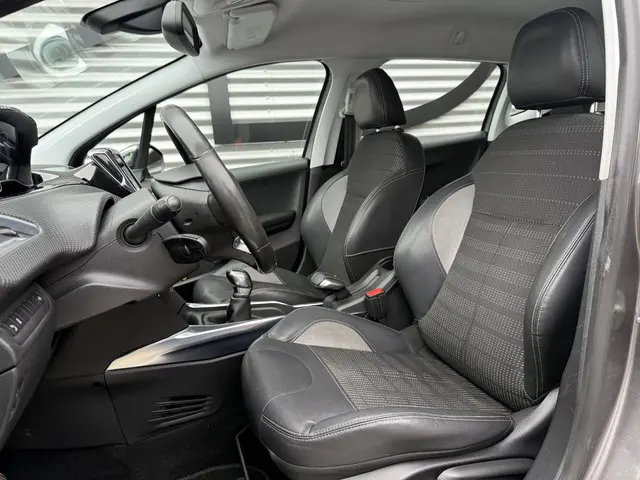 Peugeot 2008 1.2 VTi Allure 2014 Benzine 8