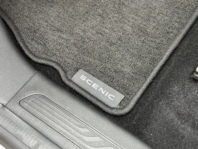 Renault Scénic TCe 130 Intens 2021 Benzine 30