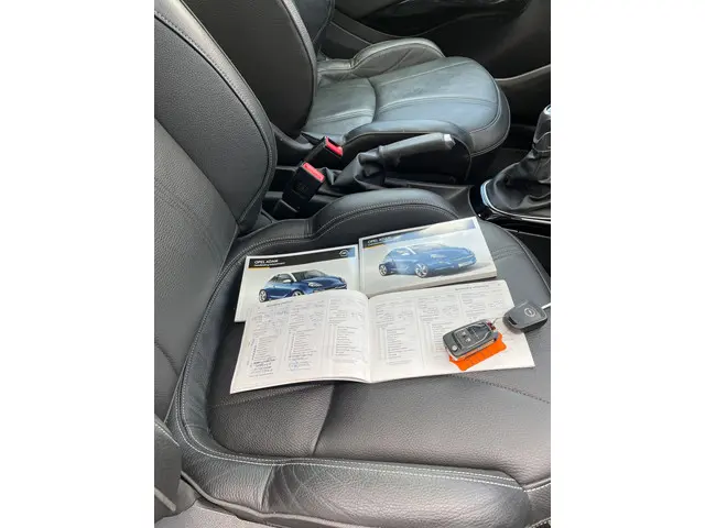 Opel ADAM 1.0 Turbo Rocks 2016 Benzine 18