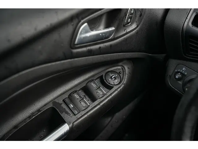 Ford Kuga Ford Kuga 2014 Benzine 14