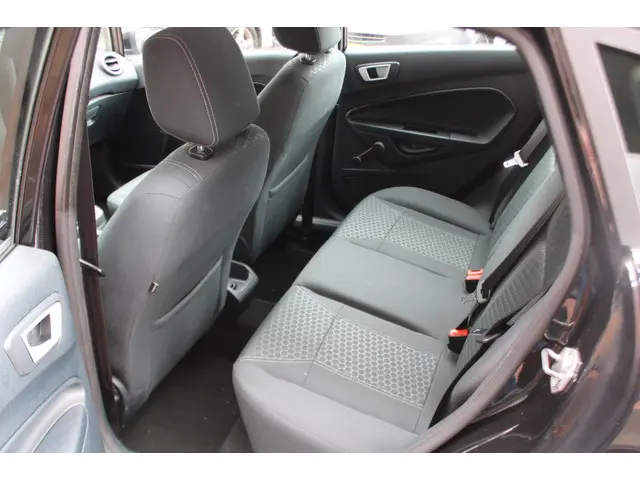 Ford Fiesta 1.25 Titanium 2012 Benzine 11