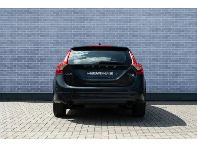 Volvo V60 T3 150 pk Momentum Automaat 2014 Benzine 22
