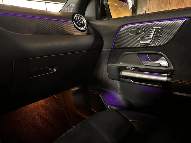 Mercedes-Benz GLA 250 e AMG Line 2023 Hybride Benzine 20