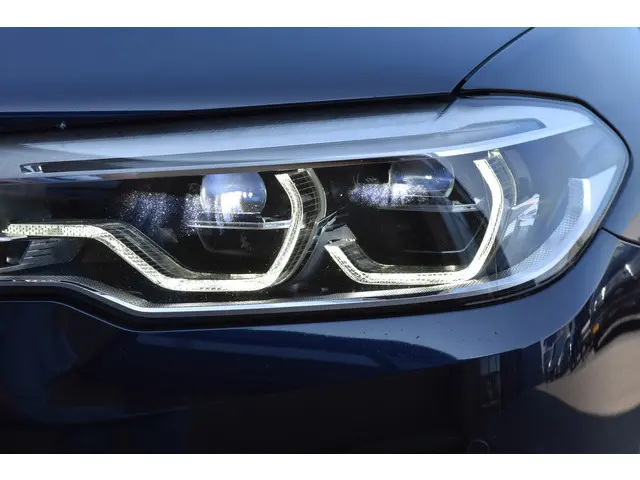 BMW 5 Serie Touring 520i High Executive 2017 Benzine 38