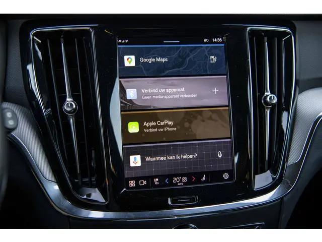 Volvo V60 2.0 B3 Essential Edition 2023 Benzine 17