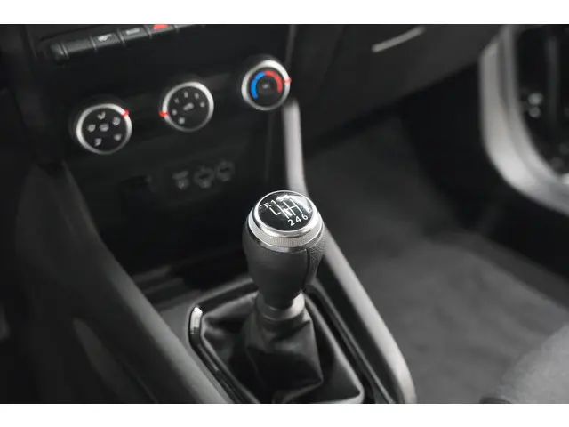 Renault Clio TCe 90 Zen 2022 Benzine 32