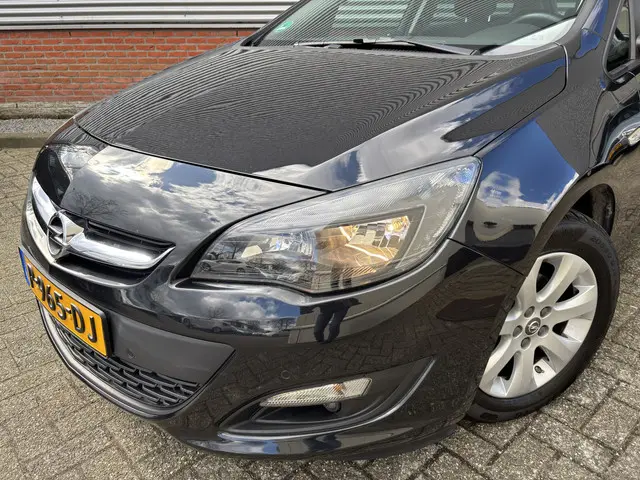 Opel Astra 2