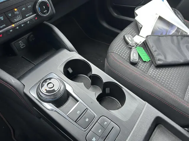 Ford Kuga 2.5 PHEV ST-Line 2023 Hybride Benzine 22