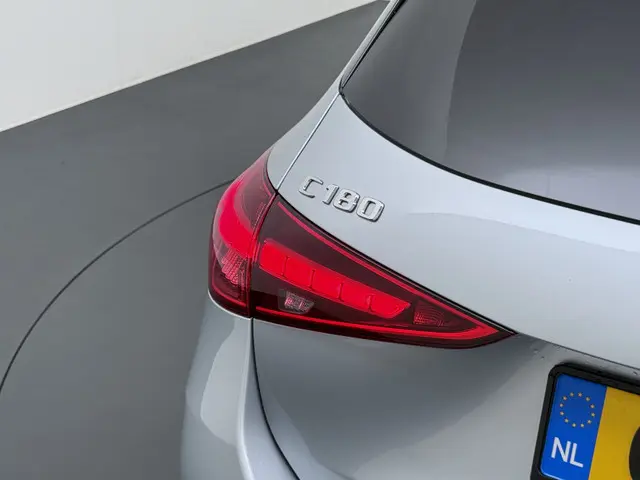 Mercedes-Benz C-Klasse 3