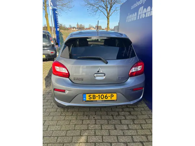 Mitsubishi Space Star 1.0 Intense 2018 Benzine 3