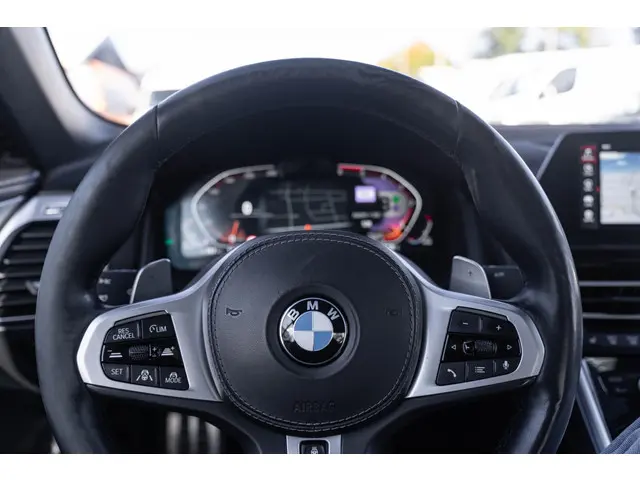 BMW 8 Serie 840d xDrive High Executive 2020 Diesel 32