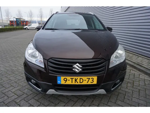 Suzuki S-Cross SX4 1.6 Exclusive AllGrip 2014 Benzine 6