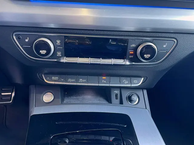 Audi Q5 40 TFSI S edition 2023 Hybride Benzine 49