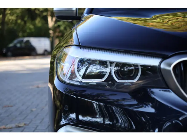 BMW 5 Serie M550i xDrive Executive 2018 Benzine 10