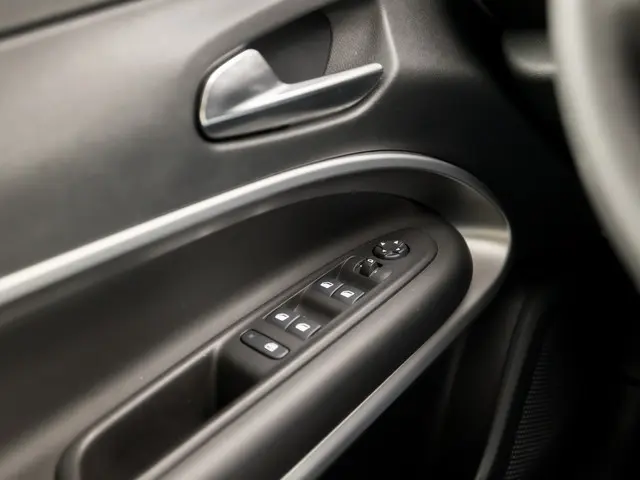 Jeep Avenger 1.2 Altitude Sport 2023 Benzine 24