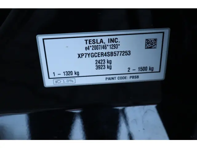 Tesla Model Y Long Range RWD 75 kWh 2024 Elektrisch 23