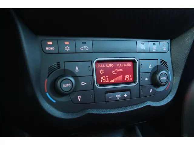 Alfa Romeo MiTo 0.9 TWINAIR ESCLUSIVO 2014 Benzine 21