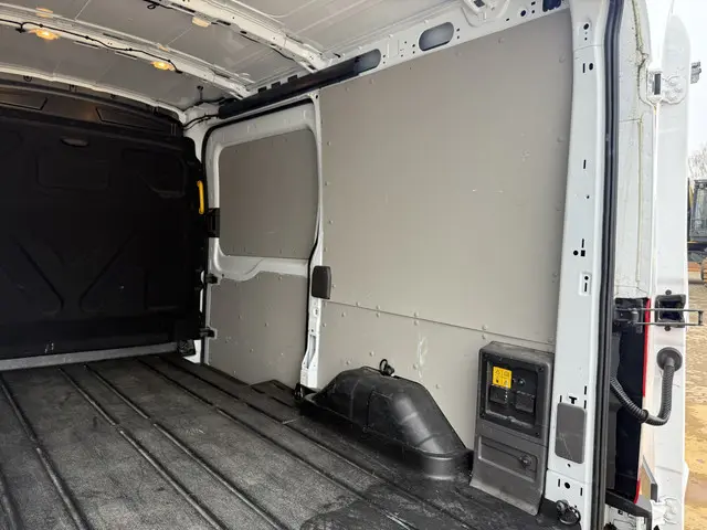 Ford E-Transit 390 68kWh 184PK 2023 Elektrisch 16