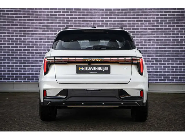Lynk & Co 01 1.5 Plug-in Hybrid Core 2025 Hybride Benzine 10
