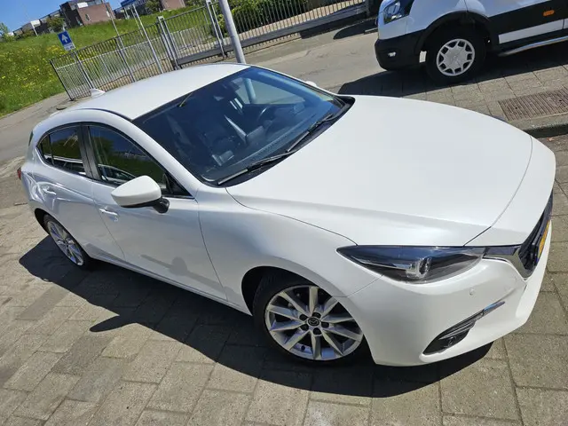 Mazda 3 2