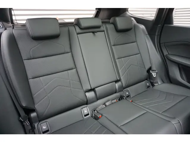 BMW X1 xDrive25e 2025 Hybride Benzine 10