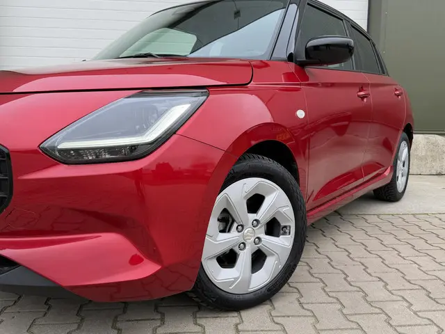 Suzuki Swift 1.2 Select Smart Hybrid 2025 Benzine 28