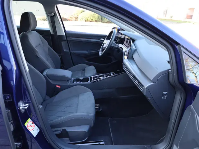 Volkswagen Golf 1.4 eHybrid PHEV 2022 Hybride Benzine 32