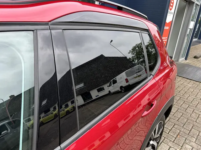 Peugeot 2008 Turbo 110PK GT-line 2018 Benzine 33