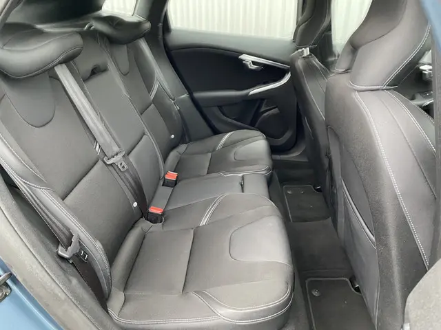 Volvo V40 1.6 T3 Summum 2012 Benzine 17