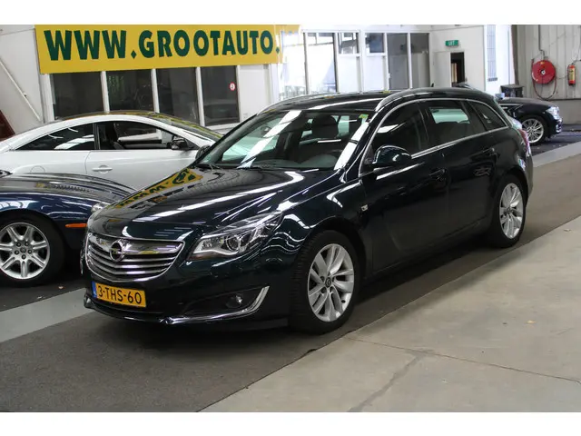 Opel Insignia Sports Tourer 1.6 T Cosmo 2014 Benzine