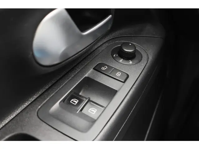 Volkswagen up! 1.0 BMT high up! 2018 Benzine 26