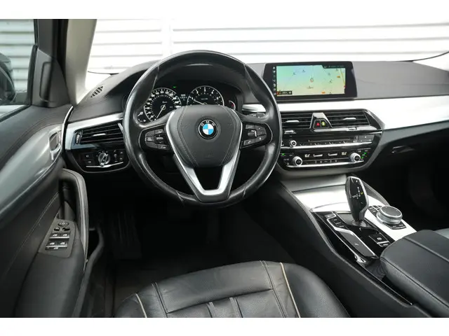 BMW 5 Serie Touring 520i Executive 2017 Benzine 4