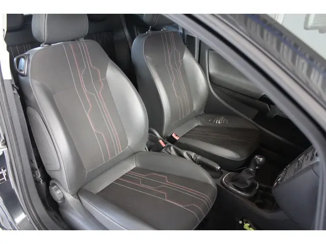 Opel Corsa 1.4-16V Anniversary Edition 2013 Benzine 8