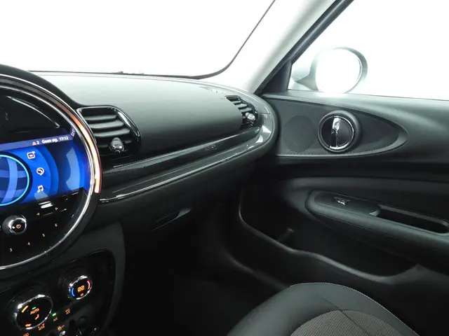 MINI Clubman One 2021 Benzine 34