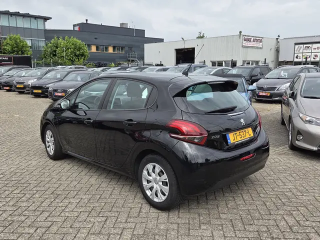 Peugeot 208 1.2 PureTech Active/NAVI/NAP 2016 Benzine 9