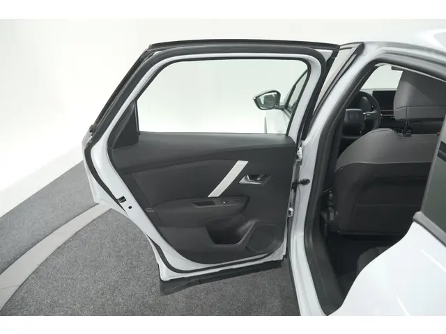 Citroën C4 Hybrid 136 e-DCS6 Max 2025 Hybride Benzine 58