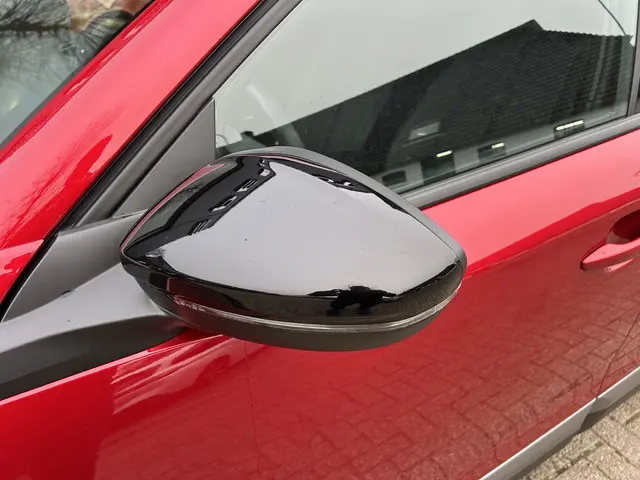 Peugeot 2008 1.2 Turbo 100 PK Allure 2024 Benzine 41