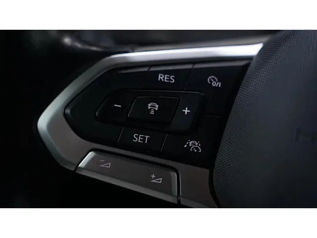 Volkswagen Passat 1.5 TSI R-Line Business + 2020 Benzine 23