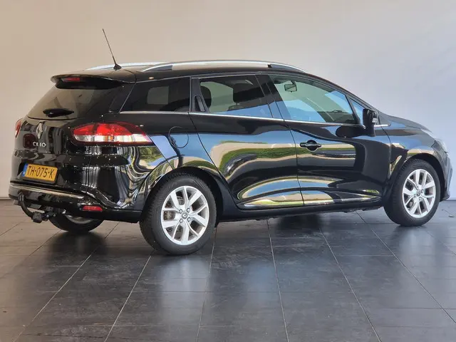 Renault Clio Estate 0.9 TCe Limited 2018 Benzine 2