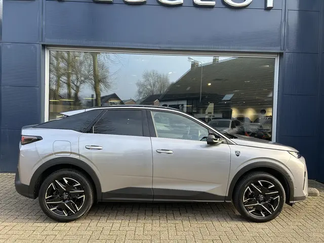 Peugeot 3008 1.2 Hybrid 145 GT 2024 Hybride Benzine 6