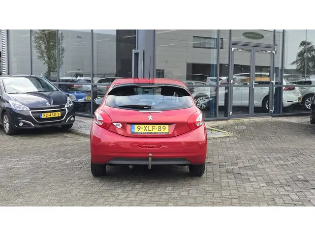 Peugeot 208 1.0 VTi LIKE 2014 Benzine 5