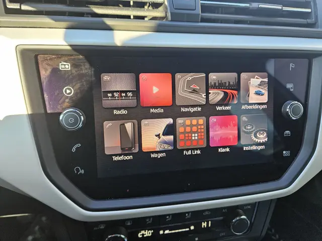 SEAT Arona 1.0 TSI Xcellence,camera,carplay 2018 Benzine 27