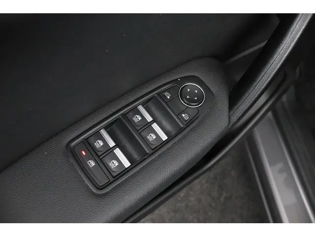 Renault Captur 1.3 TCe 140 Intens 2022 Benzine 24