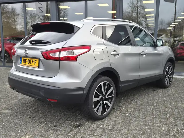 Nissan QASHQAI 1.2 Tekna 2015 Benzine 2