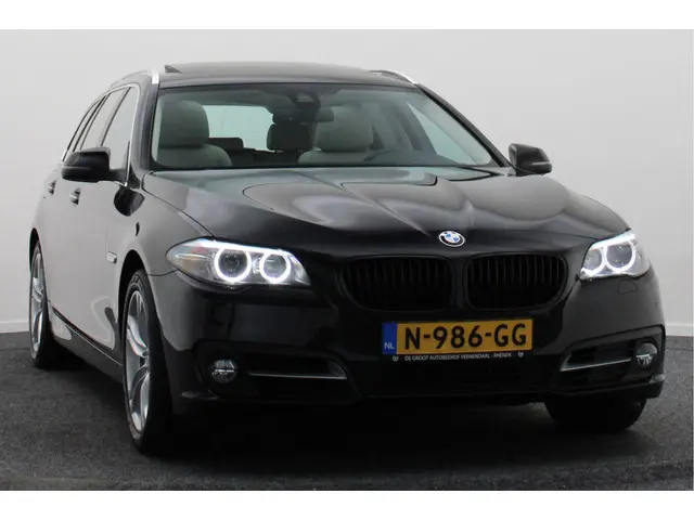 BMW 5 Serie Touring 535i Luxury Edition 2016 Benzine 26