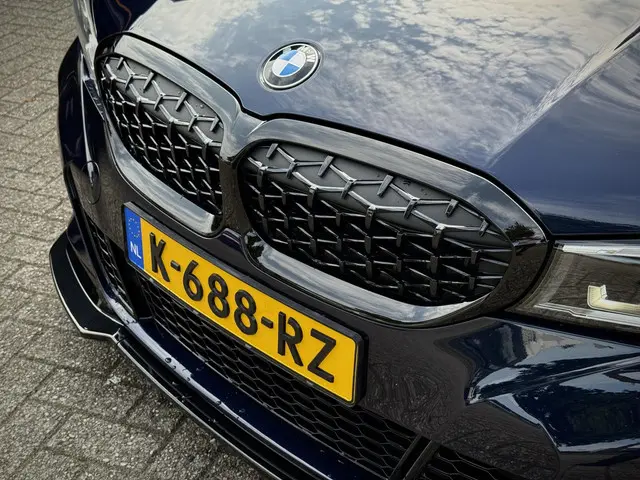 BMW 3 Serie 318i High Executive 2021 Benzine 5